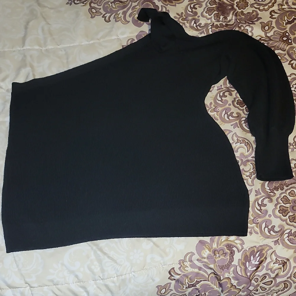 Sofia by Sofia Vergara One-Shoulder Black Top With Shoulder Tie Sz: 2x - Picture 7 of 9